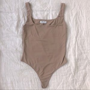 Aritzia Babaton Tan Square Neck Bodysuit Small